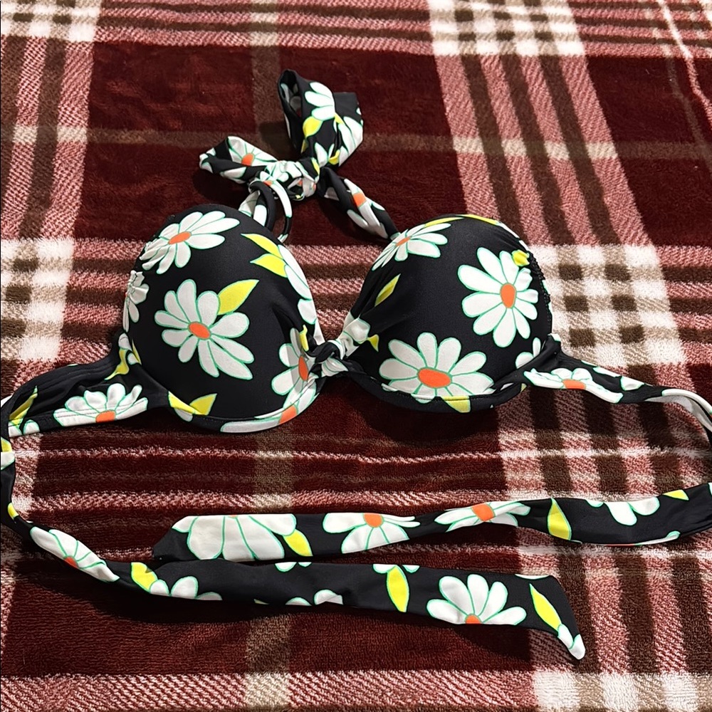 Floral Black push-up Bikini Top
